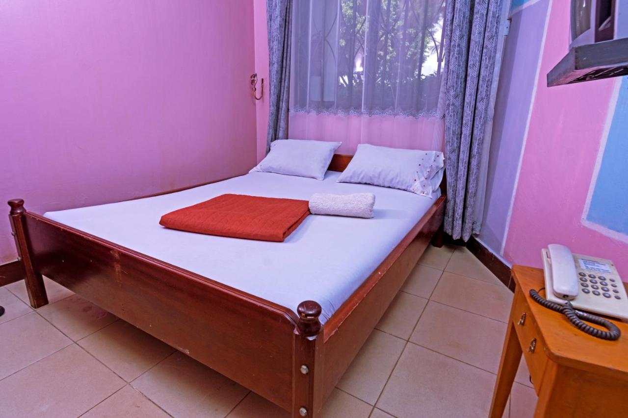 Royal Lake View Gardens Kampala Exterior foto