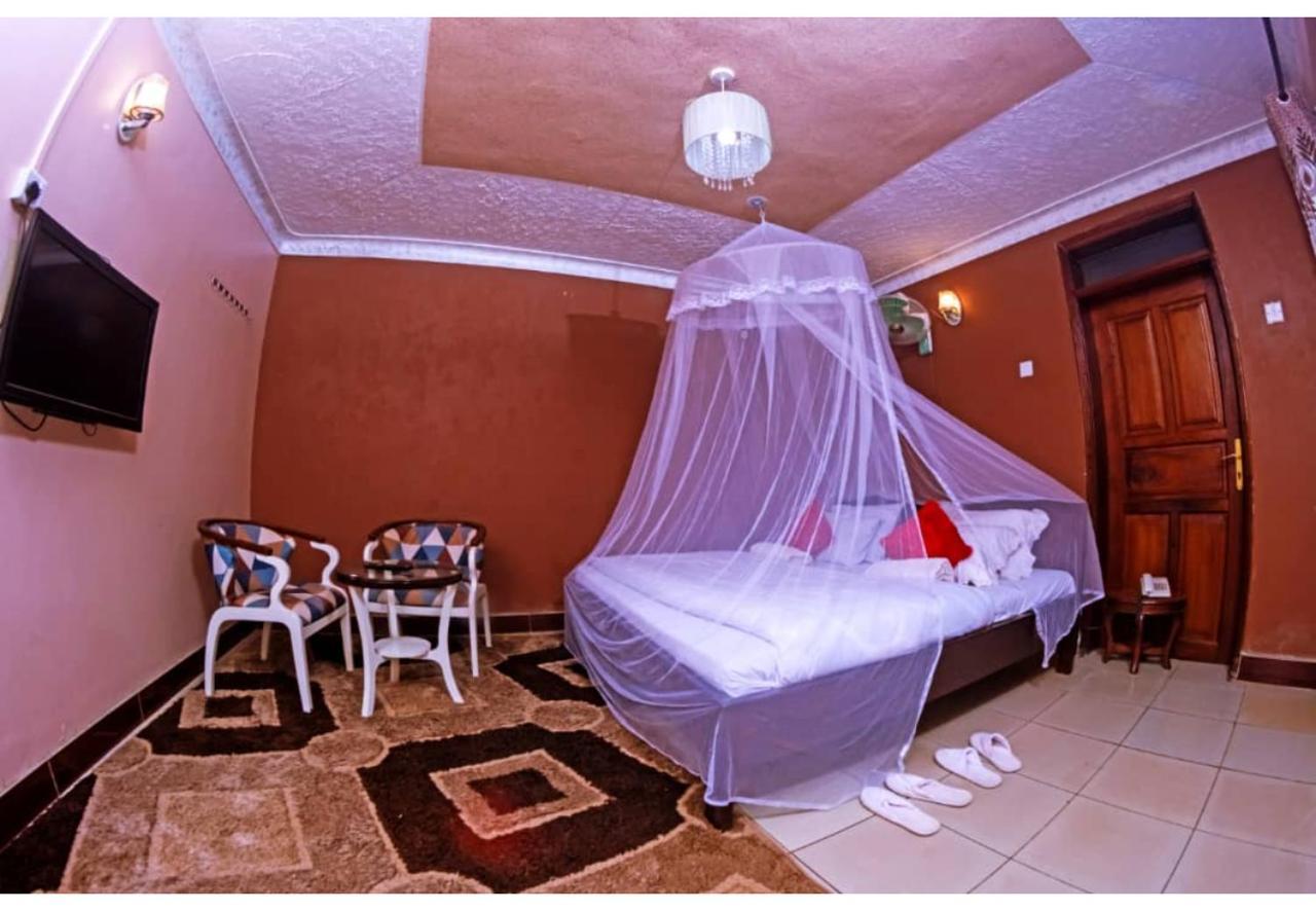 Royal Lake View Gardens Kampala Exterior foto